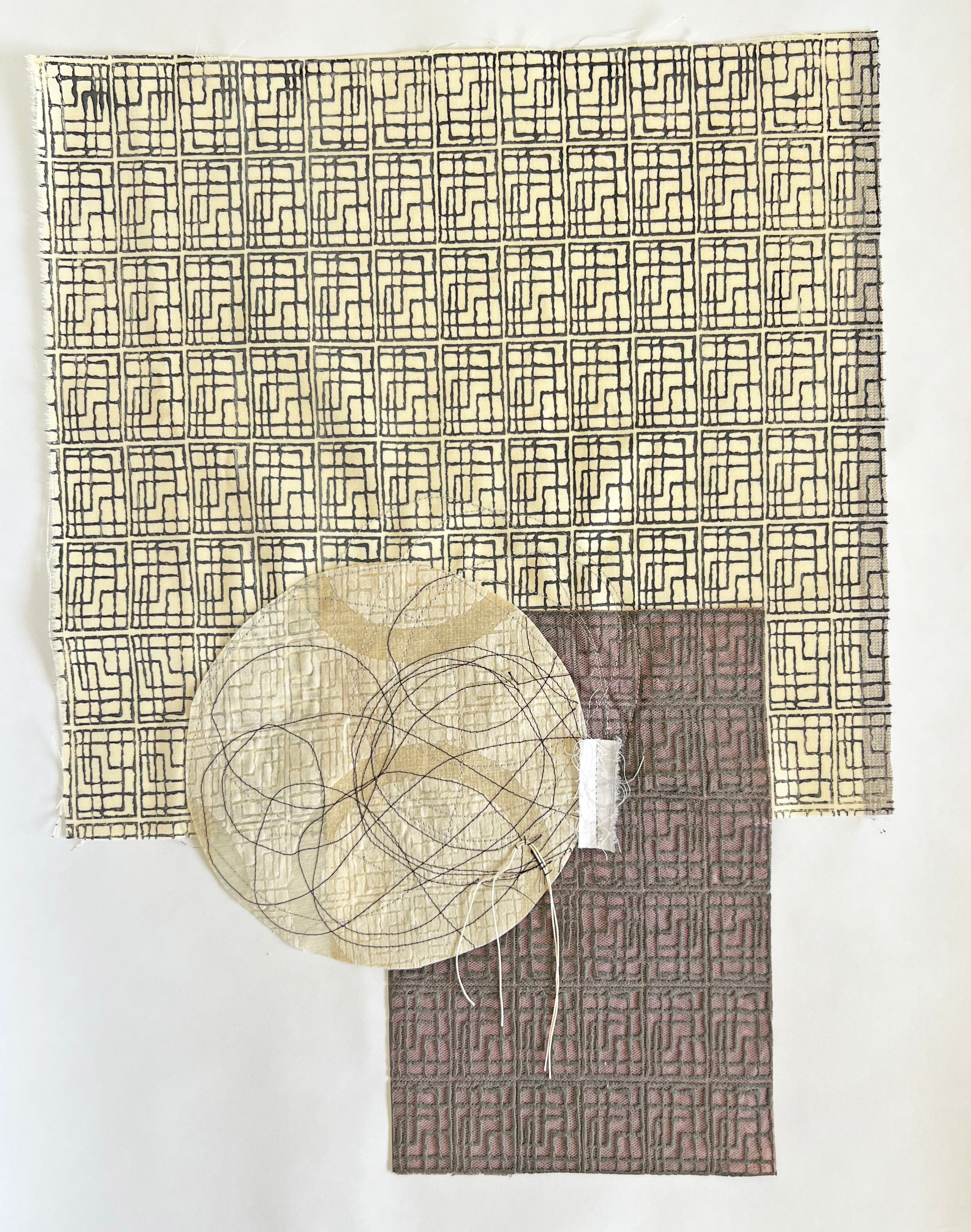 אמנות קולאז' עגול מופשט בשחור-לבן