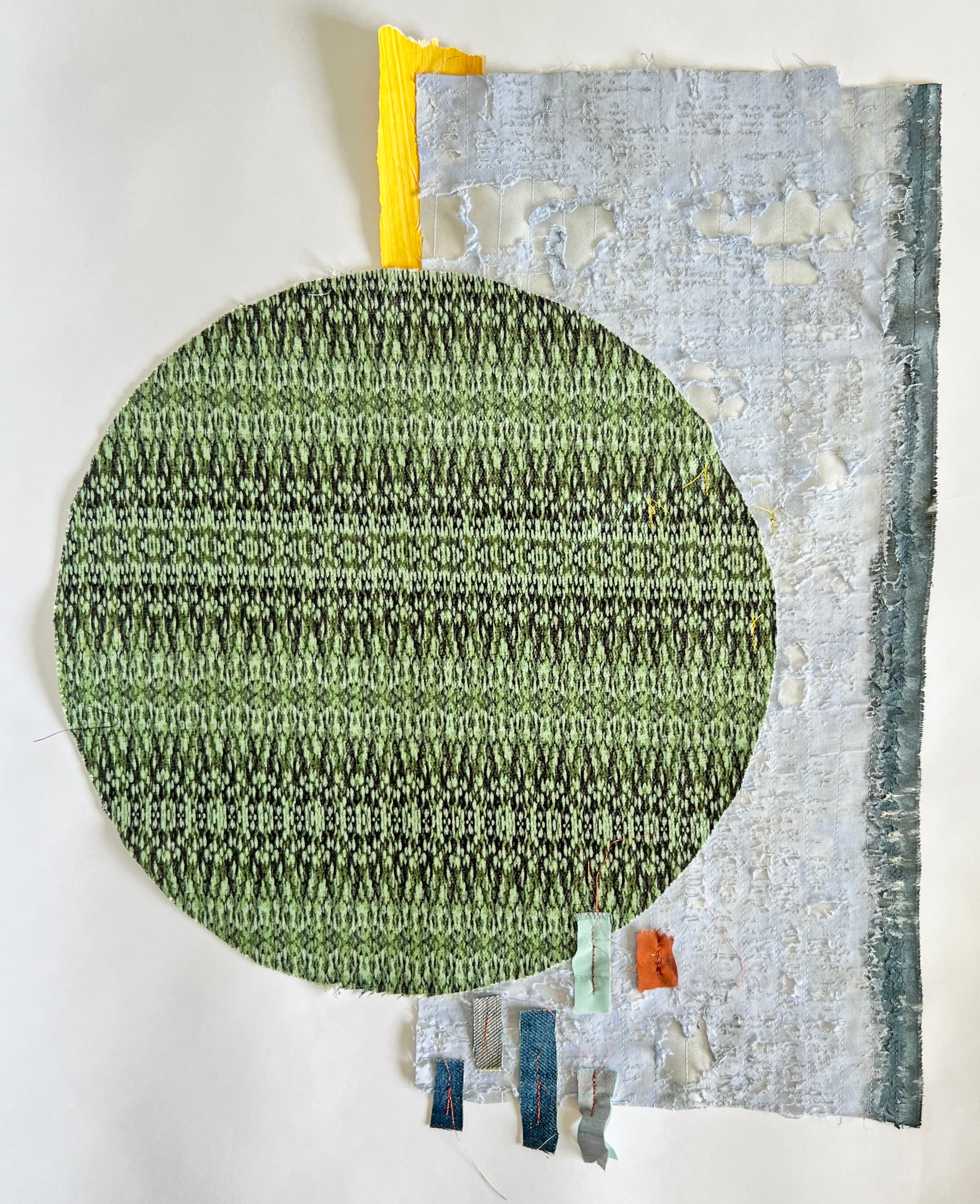 עגולה - אמנות טקסטיל ונייר