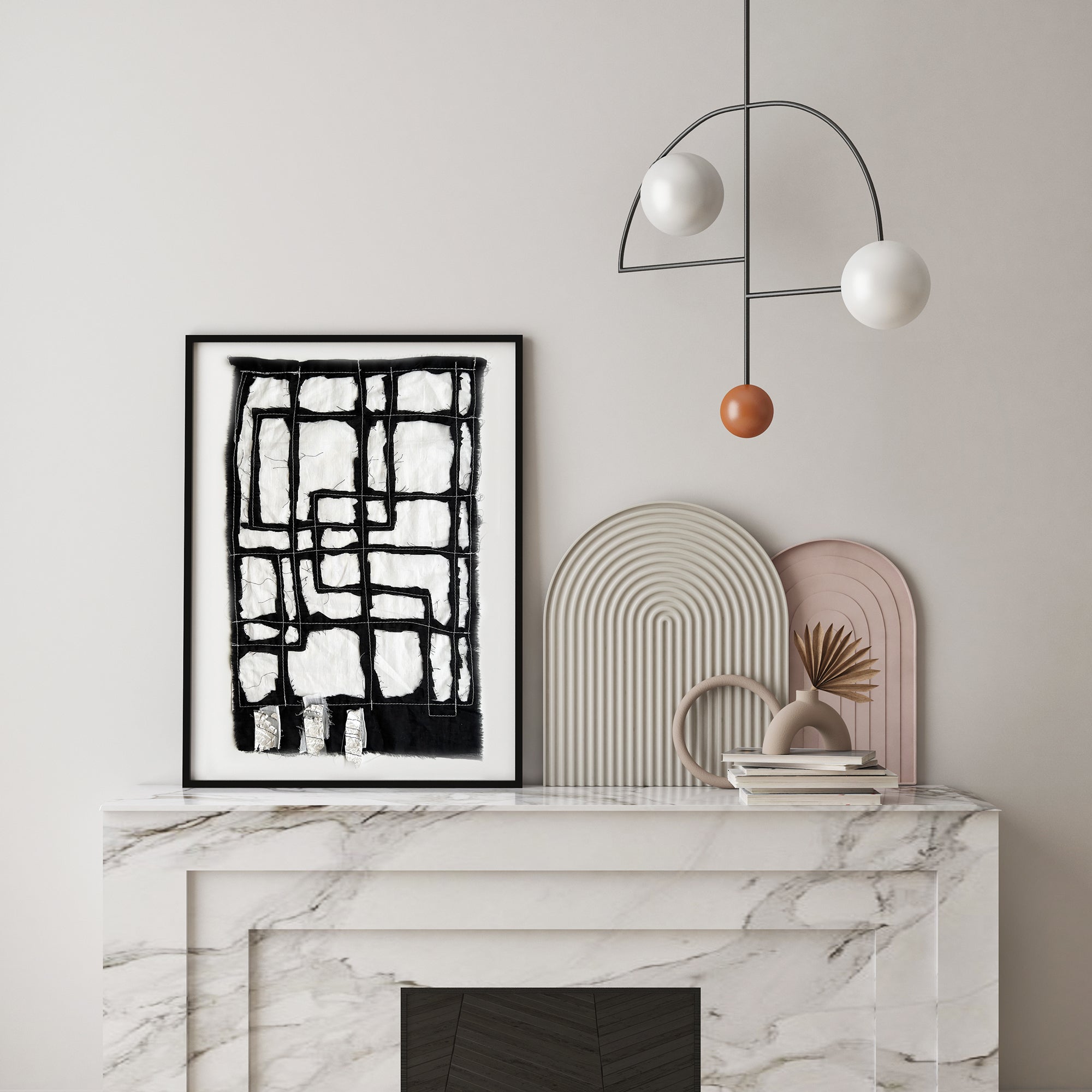 המבוך: אמנות טקסטיל בשחור ולבן