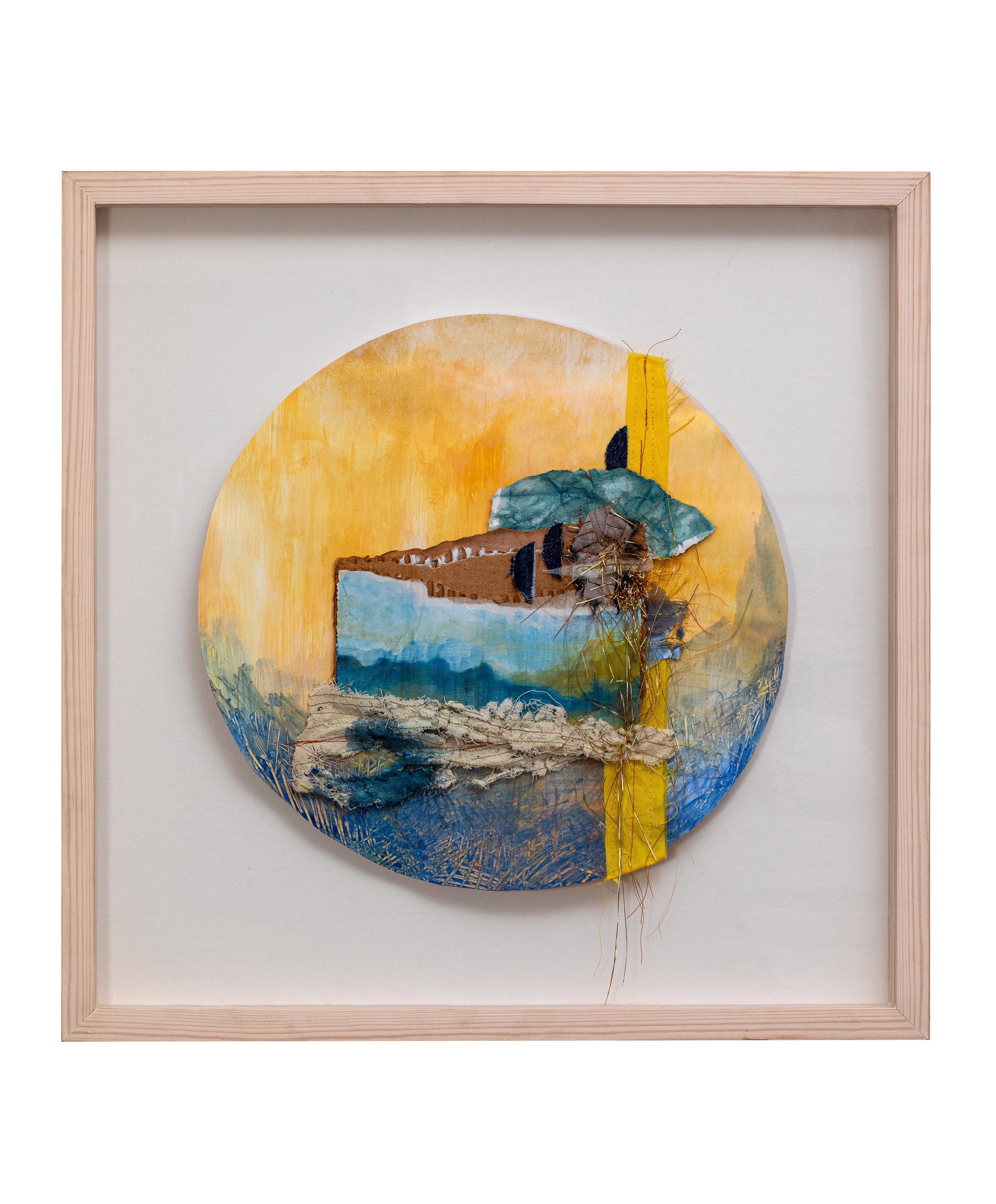 אמנות טקסטיל עגולה_ ענני מדבר