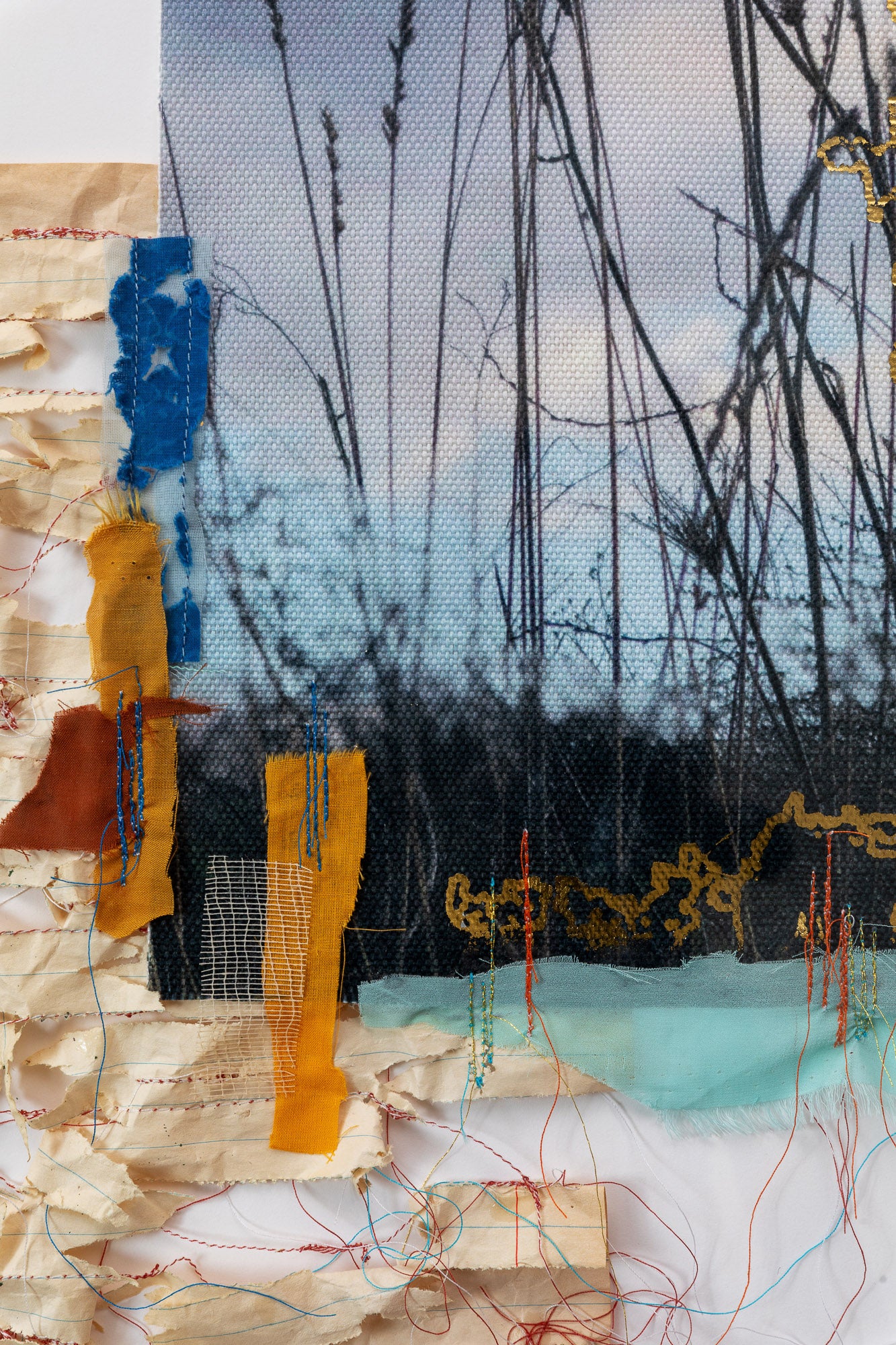 נדודים_ יצירת טקסטיל ונייר