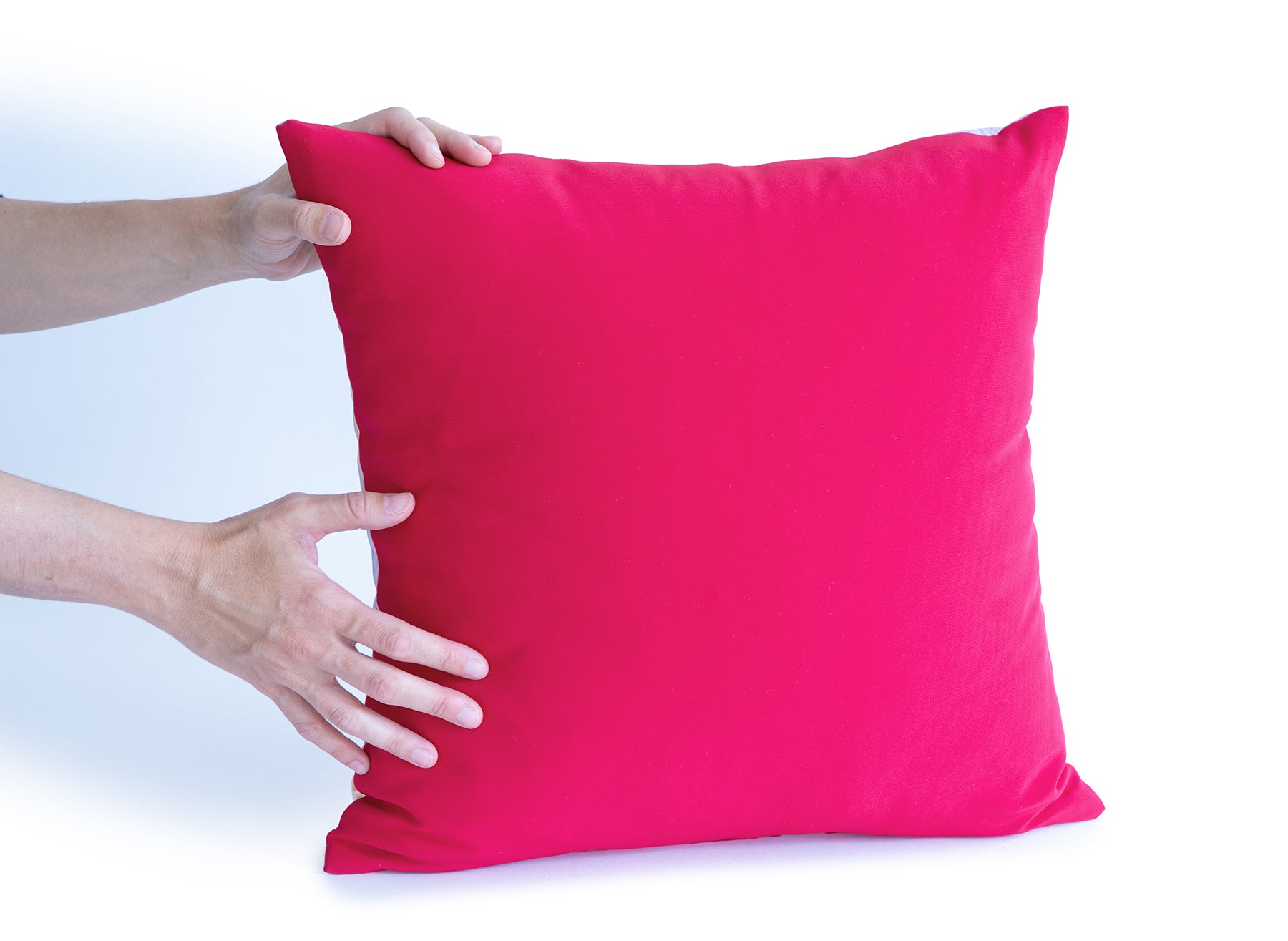 כרית עץ פוקסיה ורישום עפרון