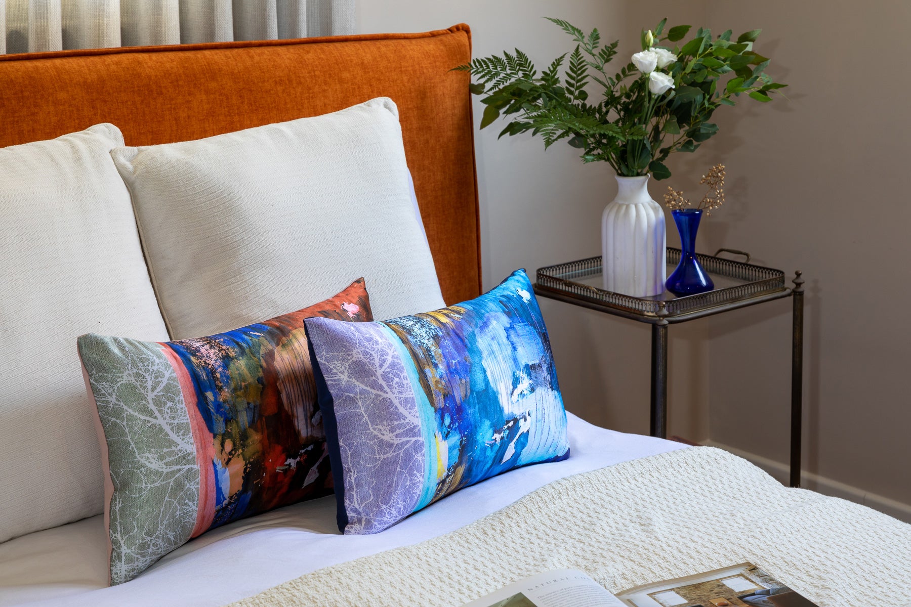 העצים הבהירים_כרית בגווני חמרה ופודרה