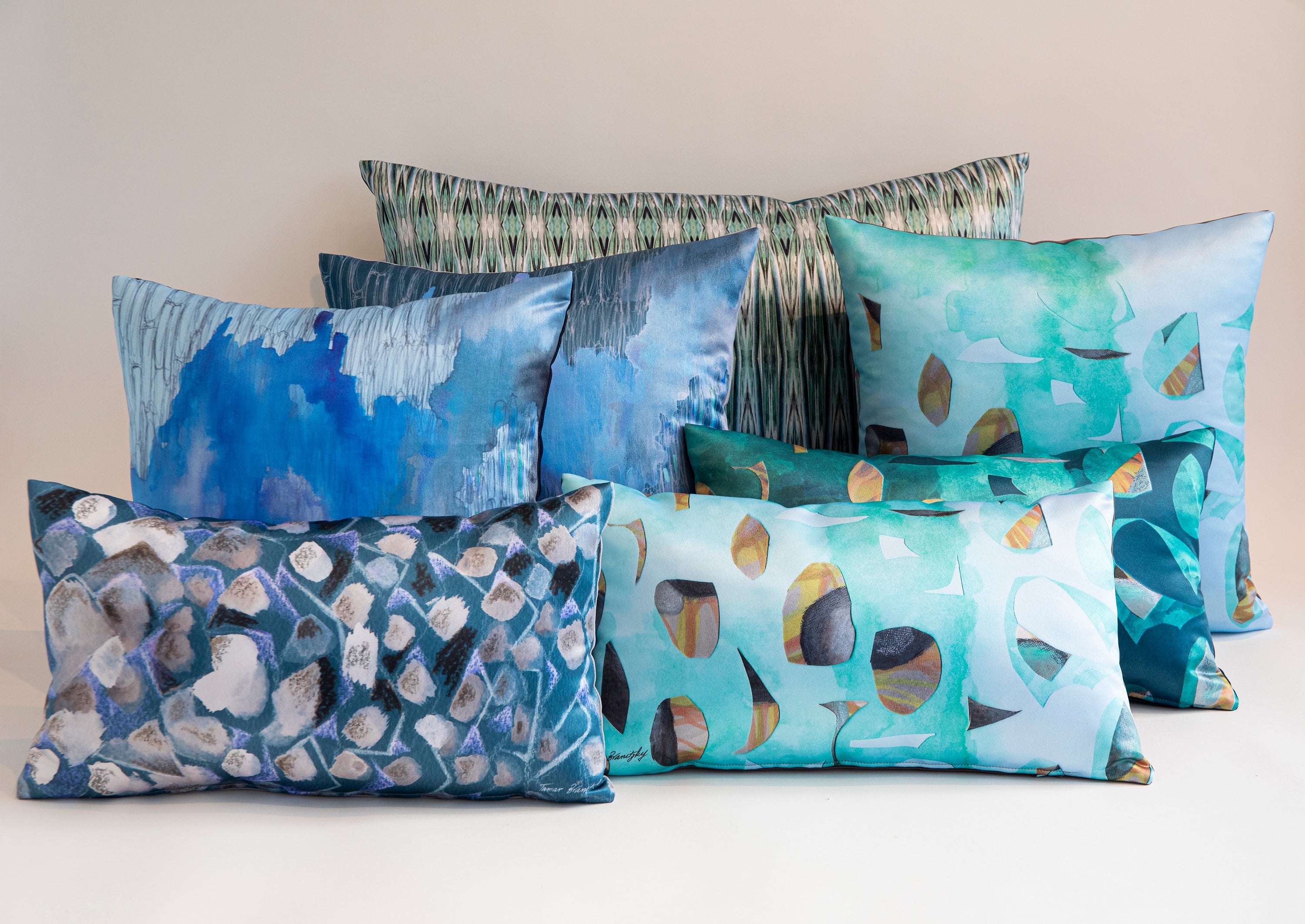 ֿ״סט כריות יוקרתי אבסטרקטי בגווני כחול ״איסלנד