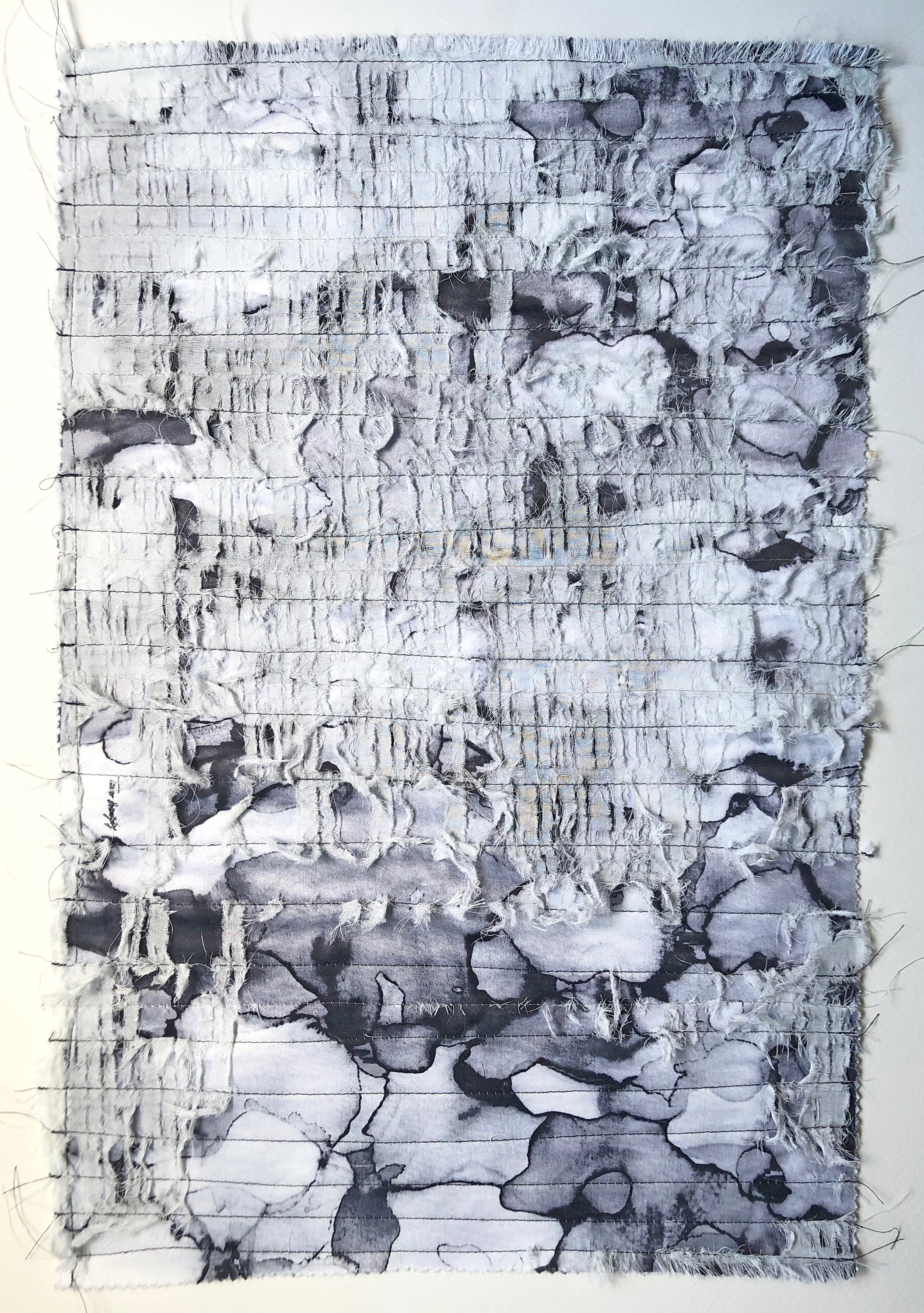 לבן_יצירת אמנות טקסטיל