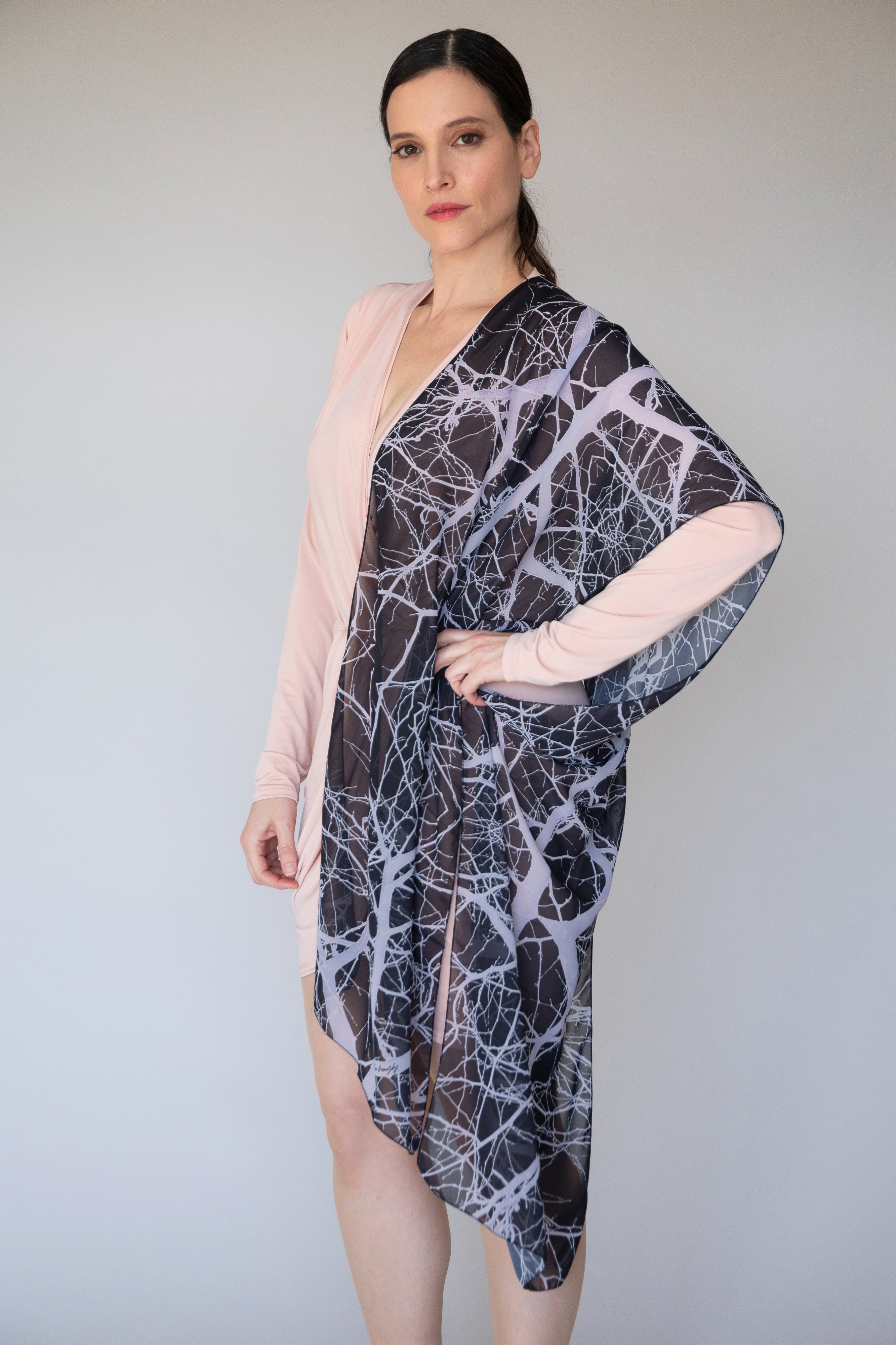 שאל עץ שחור ארוך