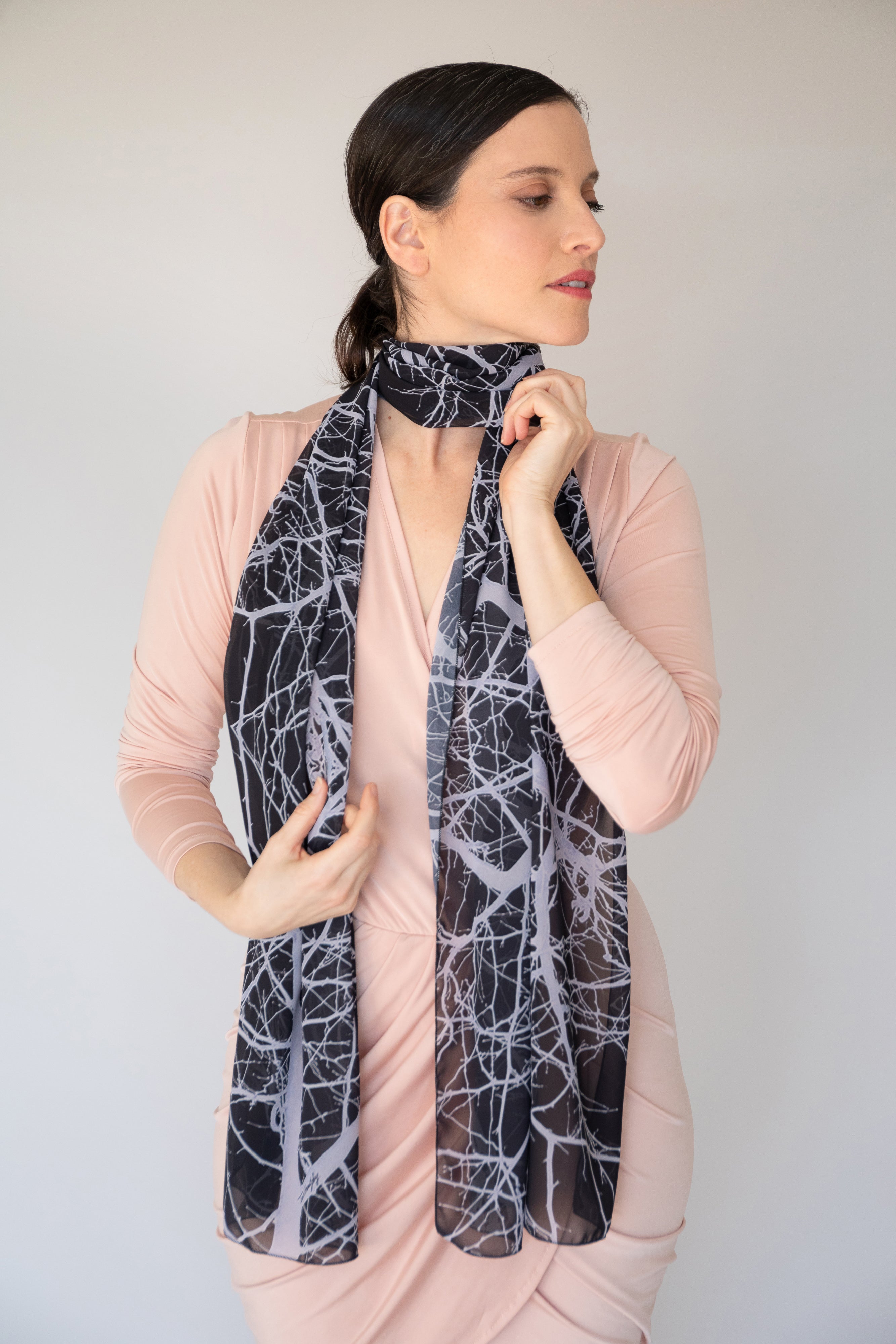 שאל עץ שחור ארוך